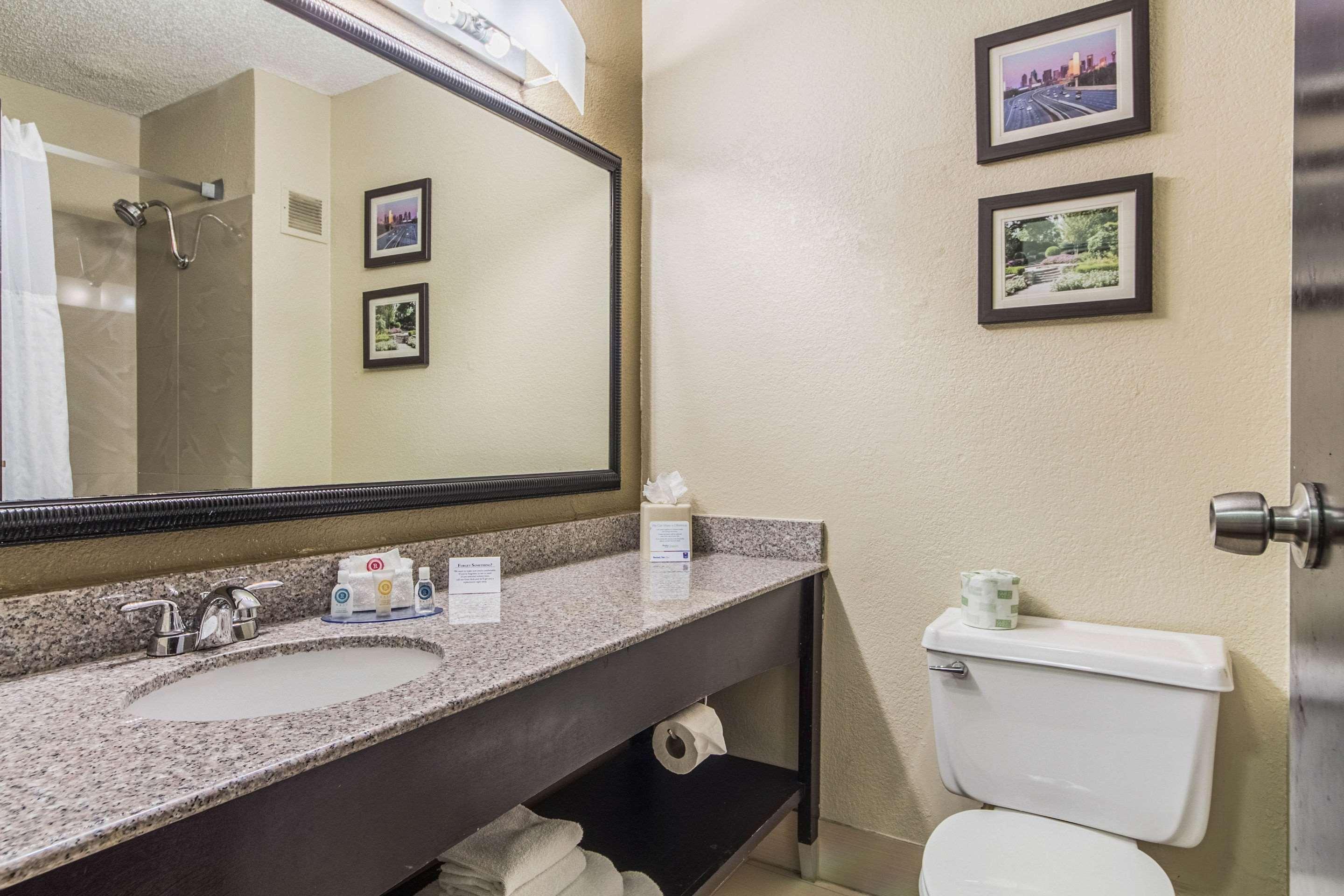Comfort Inn Dallas Park Central Bagian luar foto