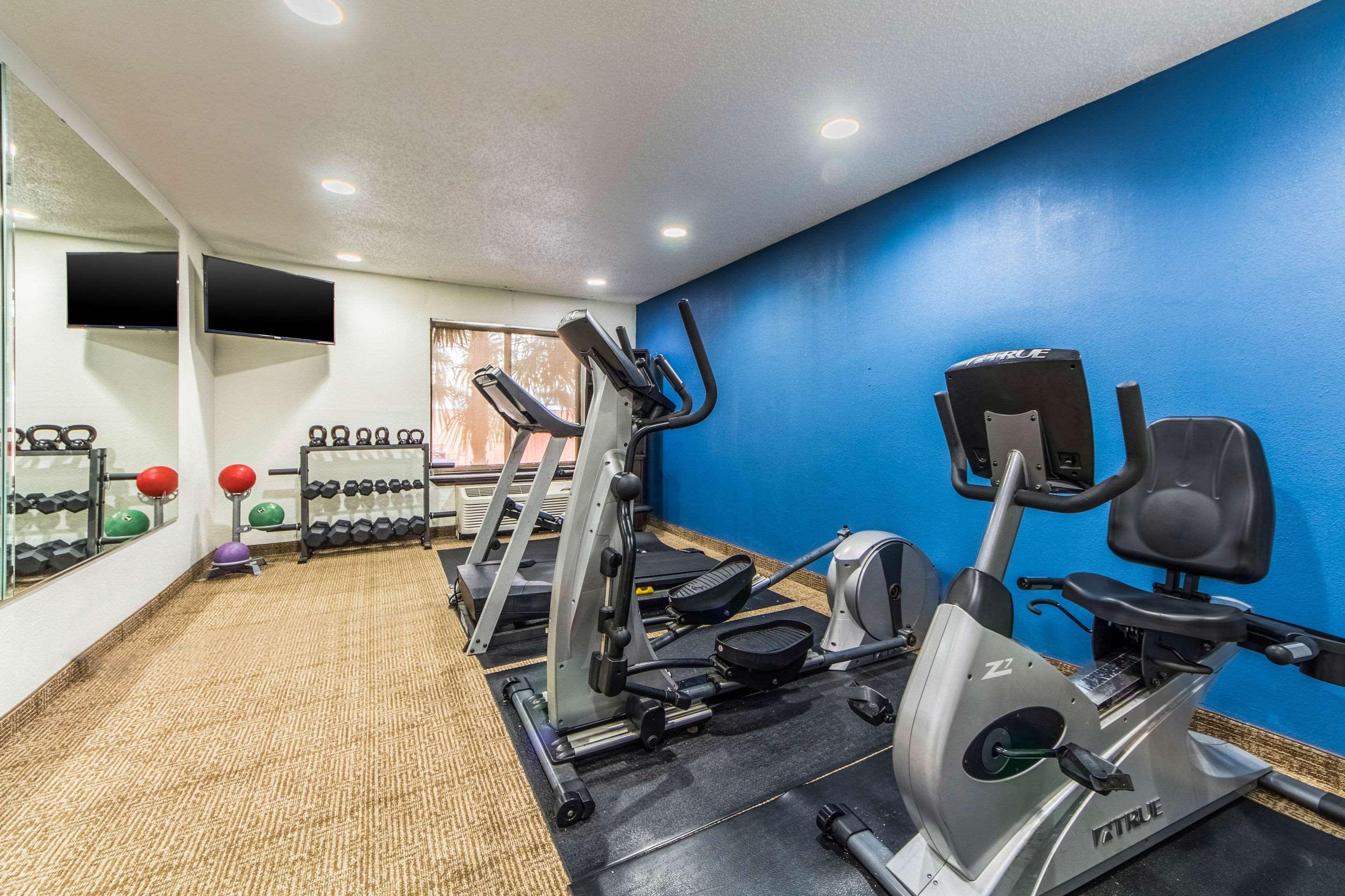 Comfort Inn Dallas Park Central Bagian luar foto