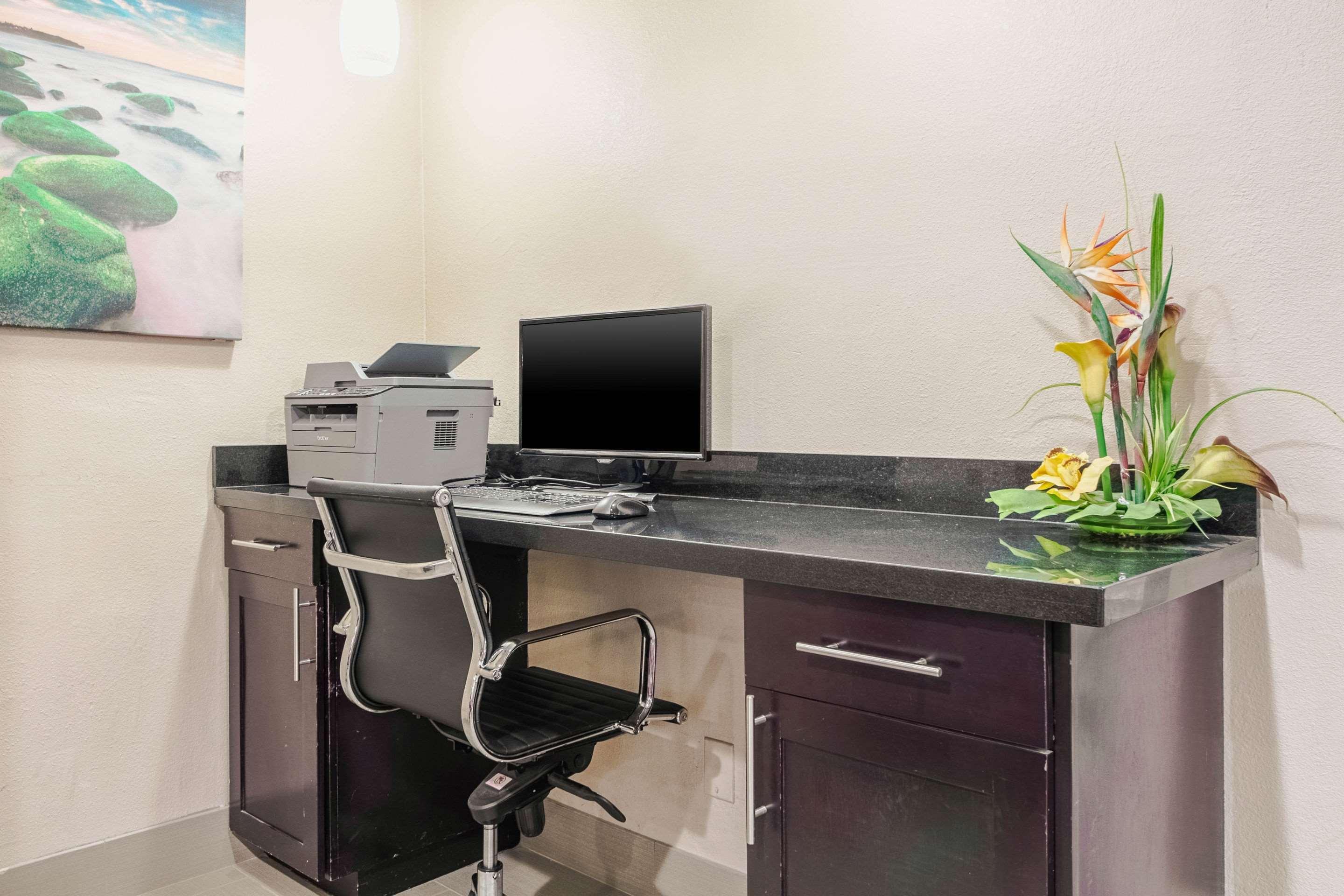 Comfort Inn Dallas Park Central Bagian luar foto