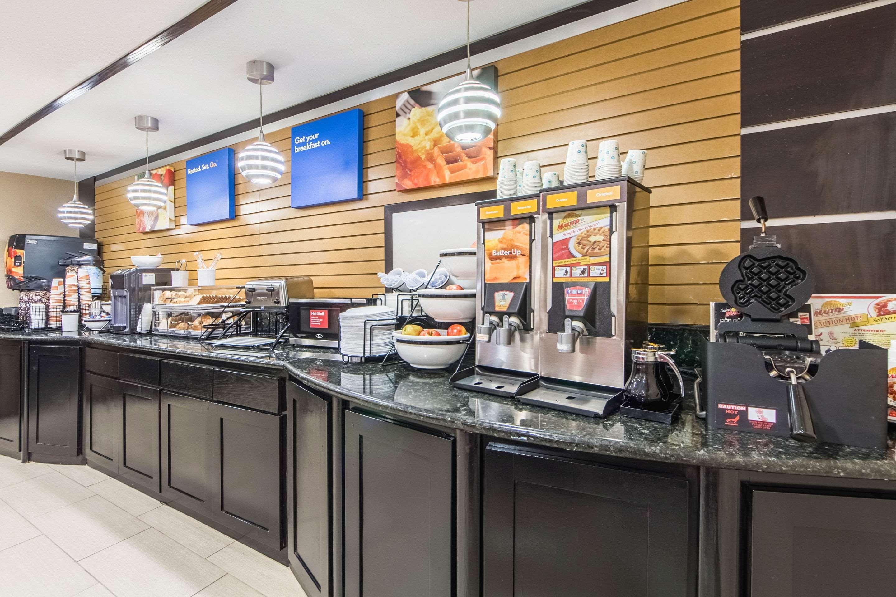 Comfort Inn Dallas Park Central Bagian luar foto