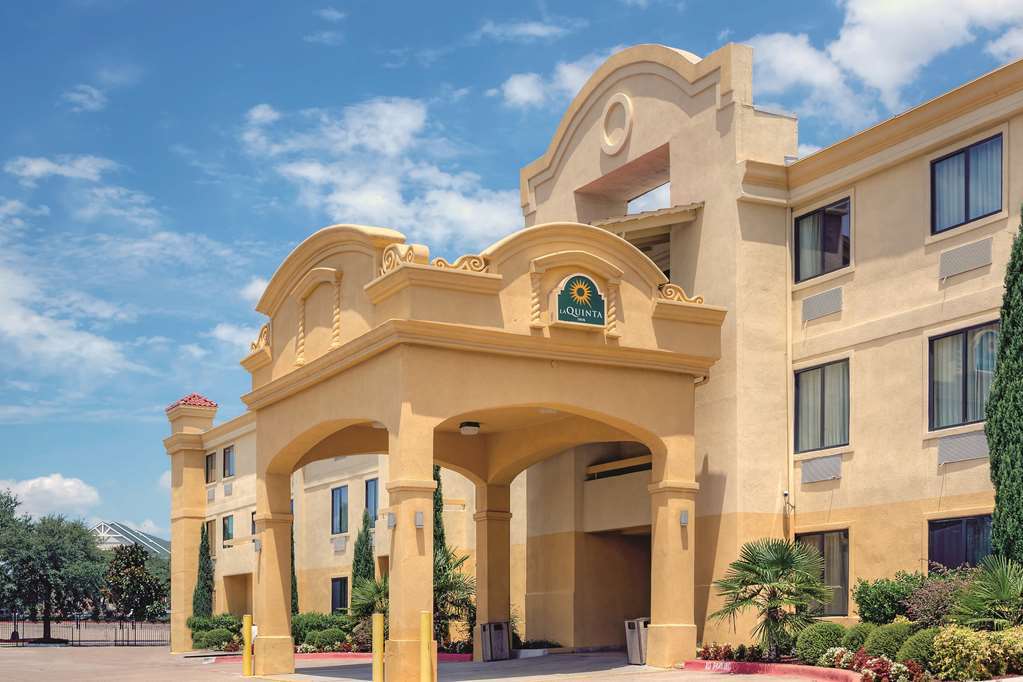 Comfort Inn Dallas Park Central Bagian luar foto
