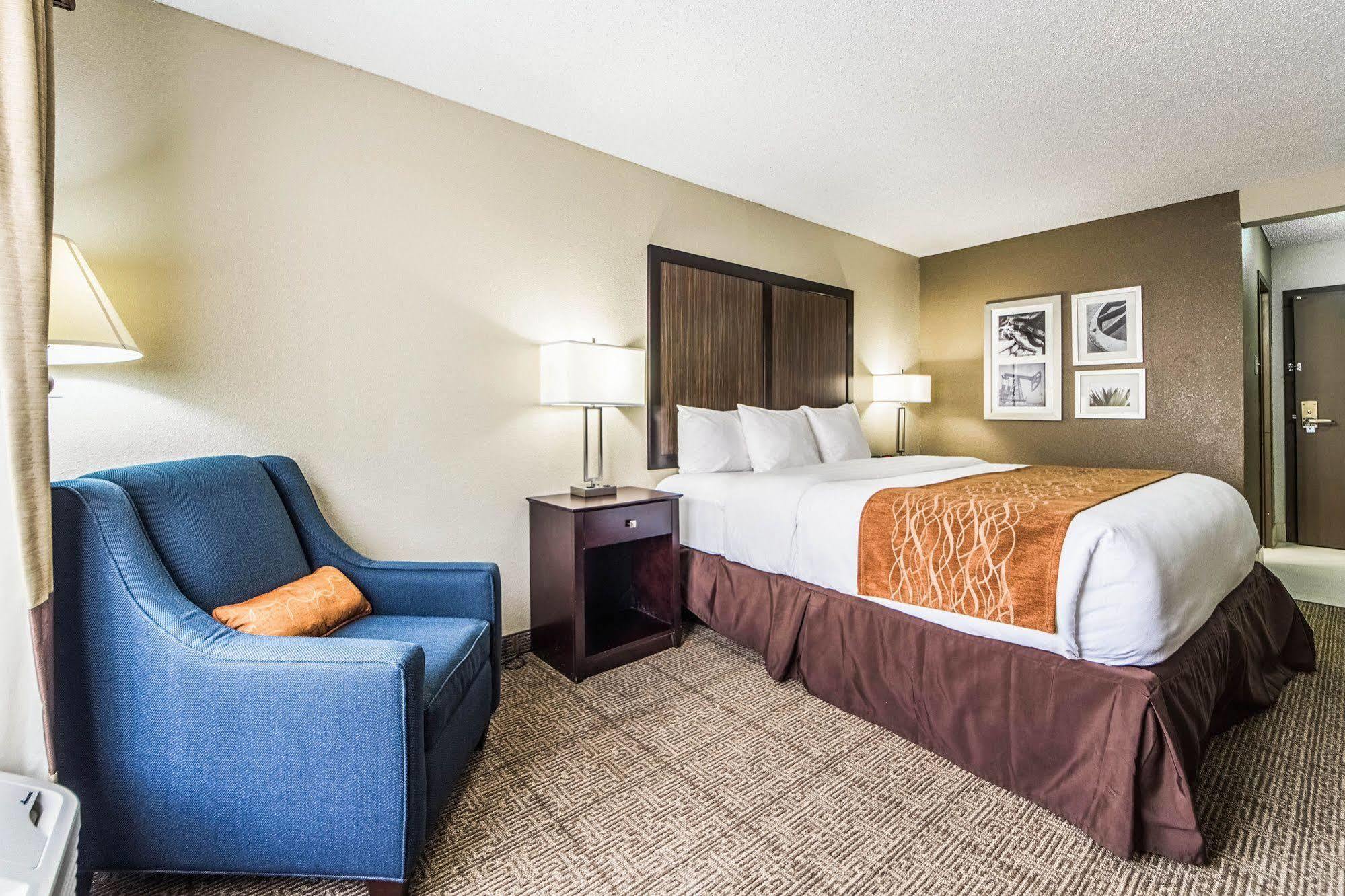 Comfort Inn Dallas Park Central Bagian luar foto