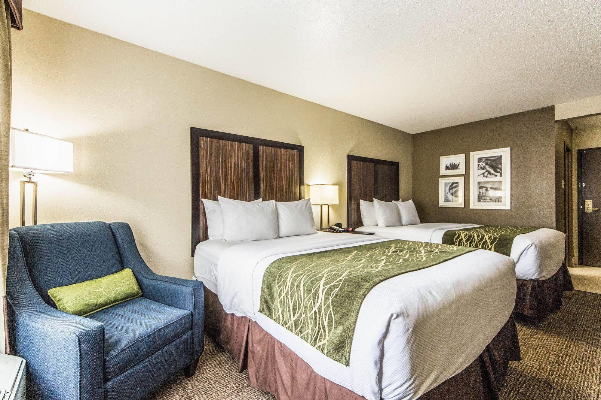Comfort Inn Dallas Park Central Bagian luar foto