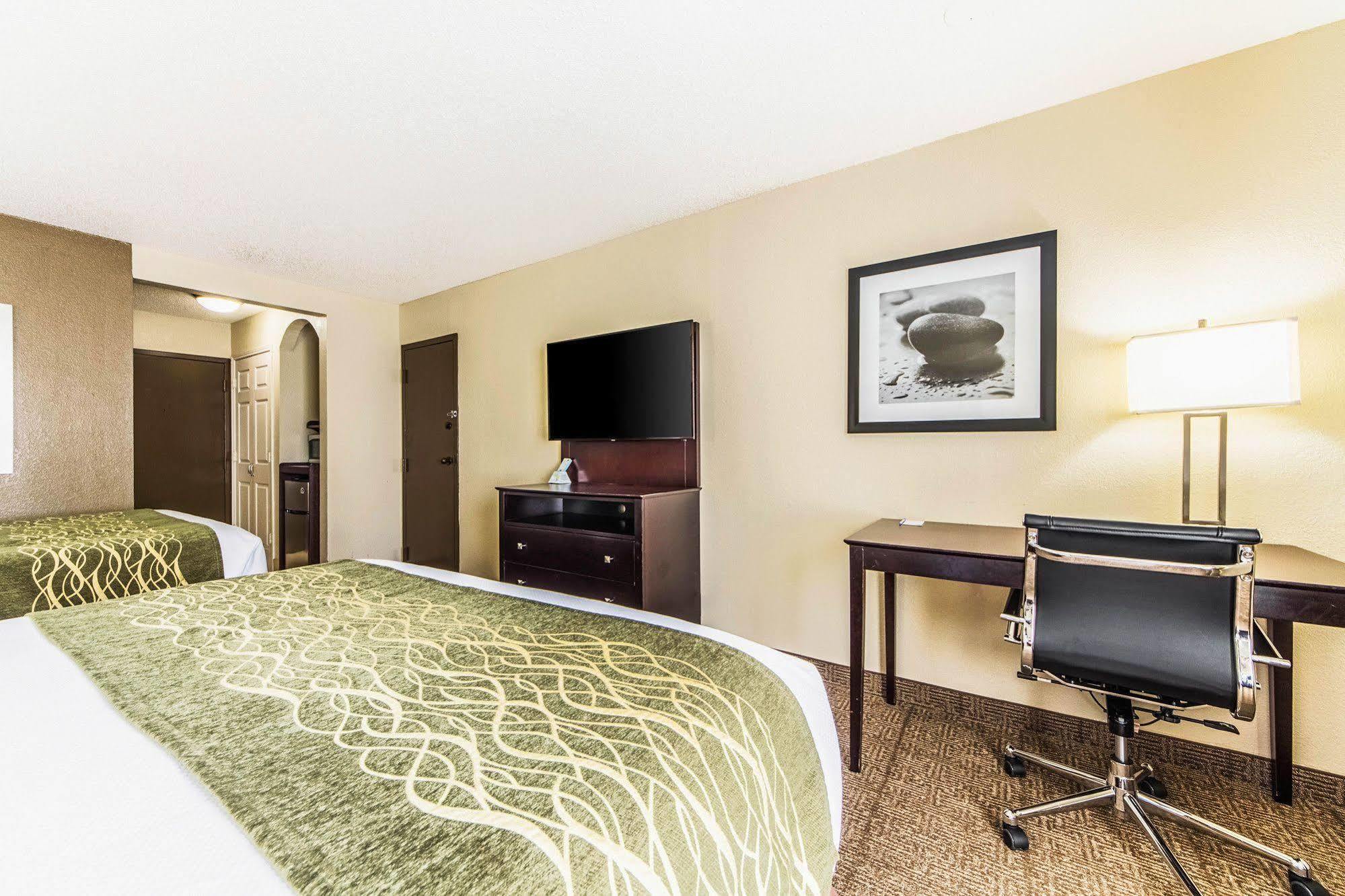 Comfort Inn Dallas Park Central Bagian luar foto